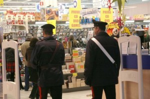 carabinieri-in-supermercato-2