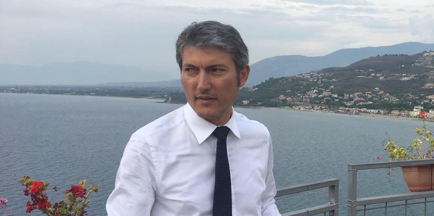 La gioia del neo-consigliere regionale Tommaso Pellegrino, confermato  nonostante i “gufi” - Italia2Tv