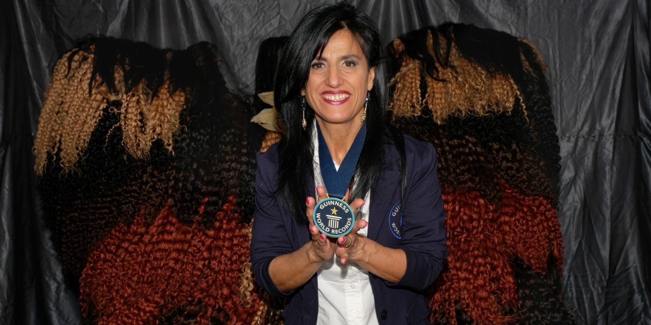 Padula “premia” la regina dei record e della solidarietà: 8° Guinness World  Record per Maria Lucia Mugno - Italia2Tv