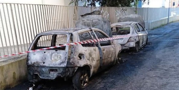 Due auto in fiamme a Sapri: si indaga anche per incendio doloso - Italia2Tv